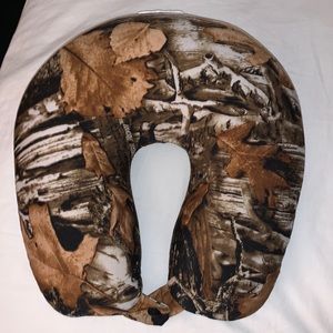 Mossy oak travel pillow